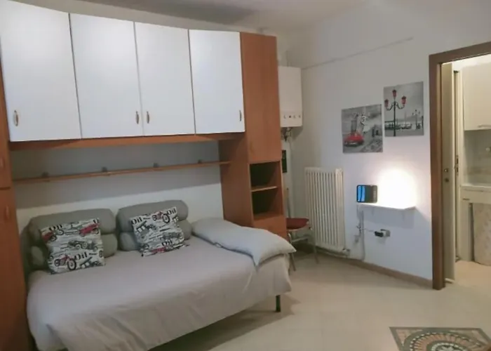 Monolocale A Μόντενα